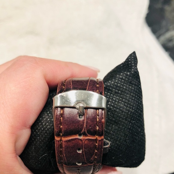 Meibo Watch with leather straps - Picture 4 of 7